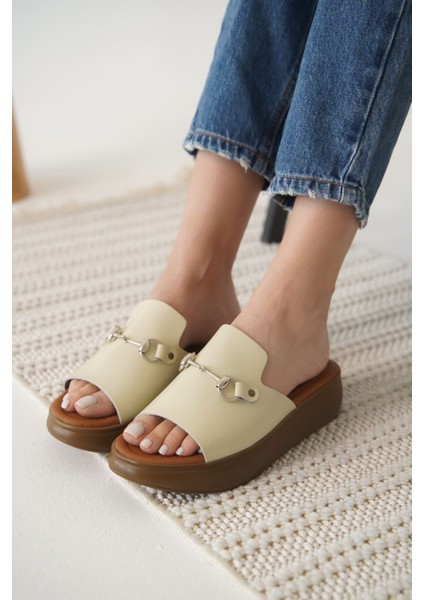 Nelly Bej Hakiki Deri Terlik