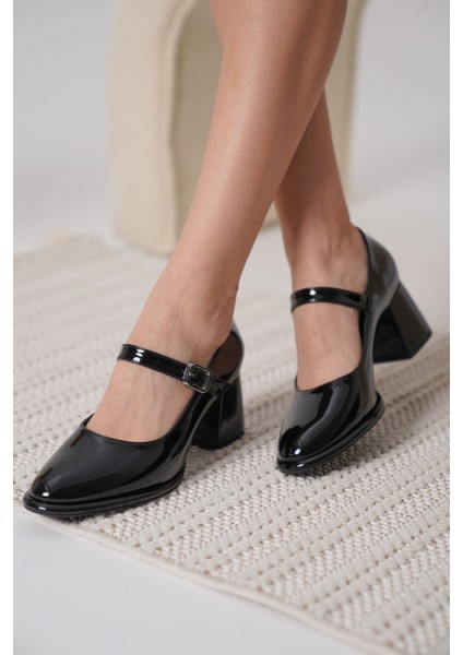 Kelly Siyah Rugan Kadın Topuklu Ayakkabı fırsatları