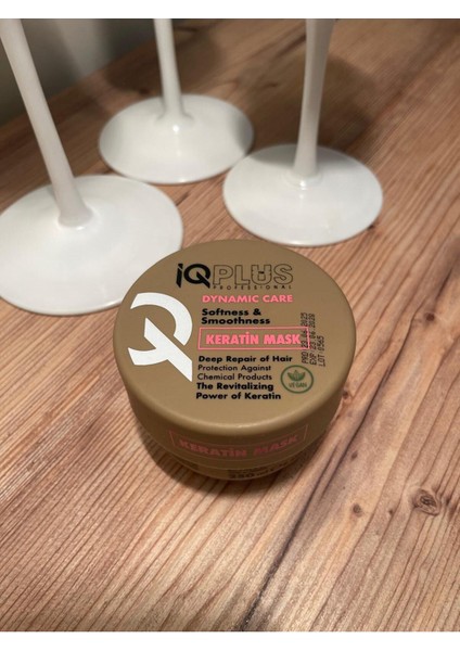 Iq Plus Professıonal Doğal Içerikli Koruyucu Aynı Zamanda Canlandırıcı Saç Bakım Maskesi 250 ml modelleri