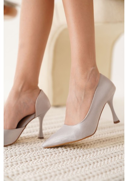 Angela Kadın Gümüş Topuklu Ayakkabı fırsatları