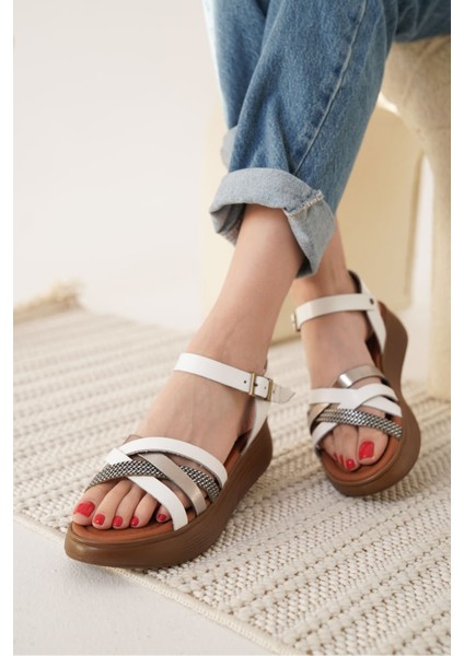 Herry Beyaz Gümüş Detaylı Hakiki Deri Sandalet