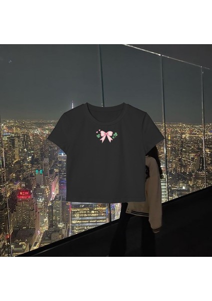 Coquette Lucky Bebek Tişörtü Kırpılmış Üst - Y2K Kırpılmış Üst, Estetik Bebek Tişörtü Kırpılmış Üst, Kırpılmış Üst Tişört, Coquette Kırpılmış Üst, Bebek Tişörtü, Estetik Kırpılmış Üst fiyatları