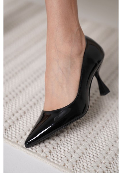 Monica Siyah Rugan Kadın Stiletto fırsatları