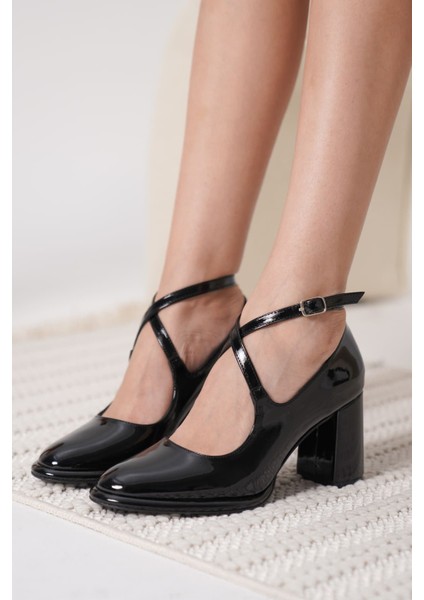 Cali Siyah Rugan Kadın Topuklu Ayakkabı