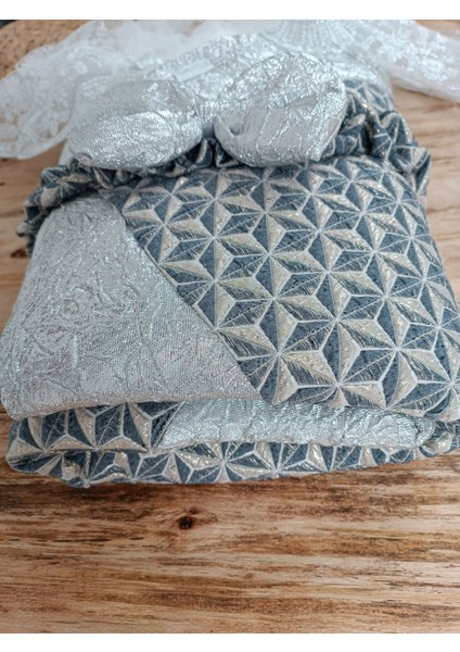 Yenidoğan Ultralüks Piramit Desenli Güpürlü Bebek Battaniyesi Kundak indirimleri