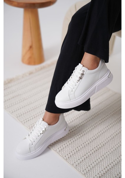 Nova Kadın Gümüş Detaylı Beyaz Sneaker modelleri