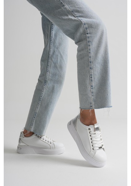 Vega Gümüş Detaylı Beyaz Kadın Spor Ayakkabı