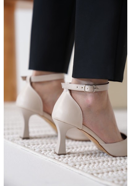 Clara Kadın Bej Topuklu Ayakkabı