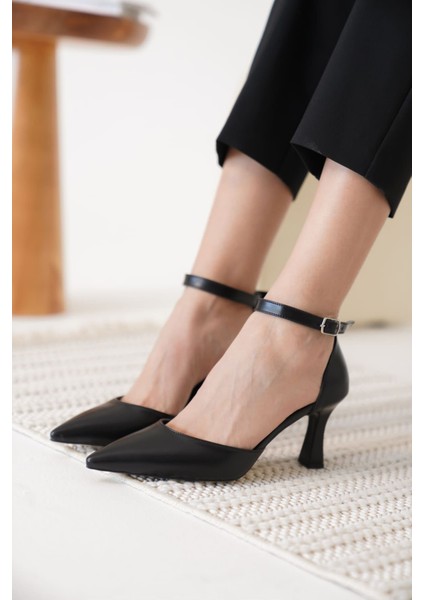 Clara Kadın Siyah Topuklu Ayakkabı