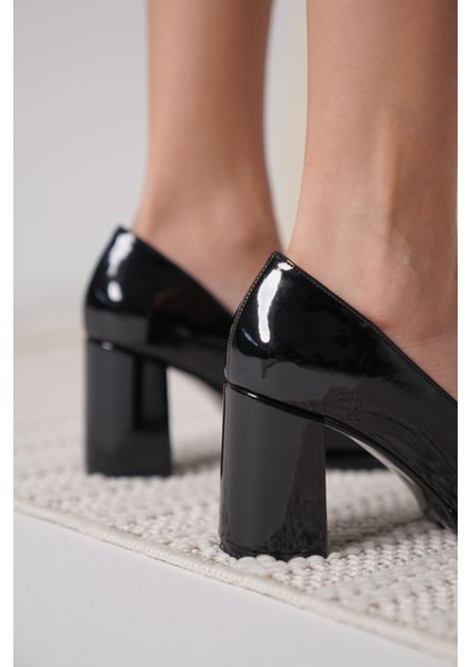 Melly Siyah Rugan Kadın Topuklu Ayakkabı indirimleri
