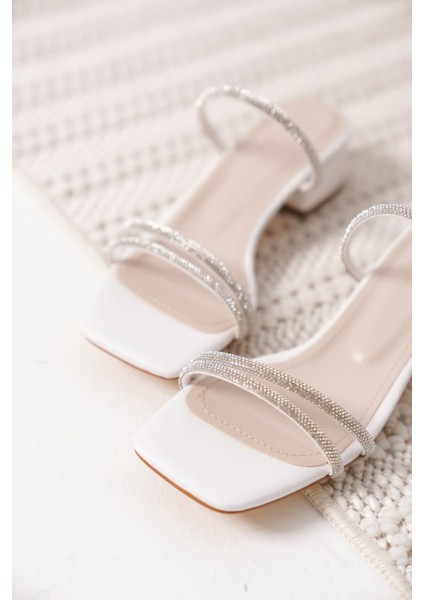 Emma Kadın Kalın Topuklu Beyaz Terlik