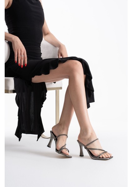 Capella Platin Taşlı Topuklu Kadın Terlik modelleri