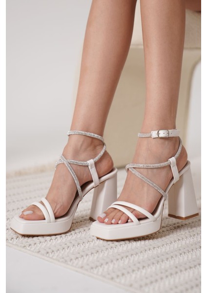 Carmen Kadın Beyaz Topuklu Sandalet