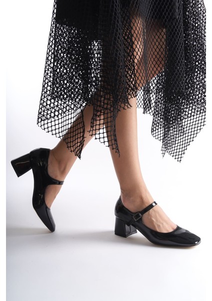 Rosalie Siyah Rugan Topuklu Kadın Ayakkabı fırsatları