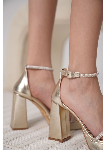 Blaire Kadın Altın Topuklu Sandalet