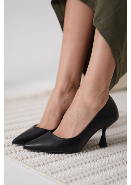 Monica Mat Siyah Kadın Stiletto