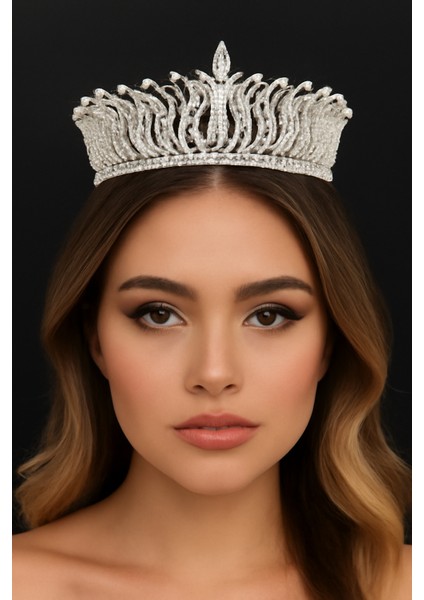 Kristal Zarafet Tacı – Gümüş Kaplamalı Tasarım