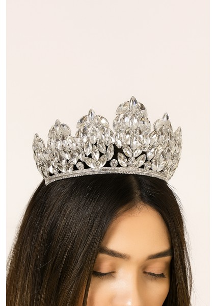 Kristal Zarafet Tacı – Gümüş Kaplamalı Lüks Tasarım fiyatları