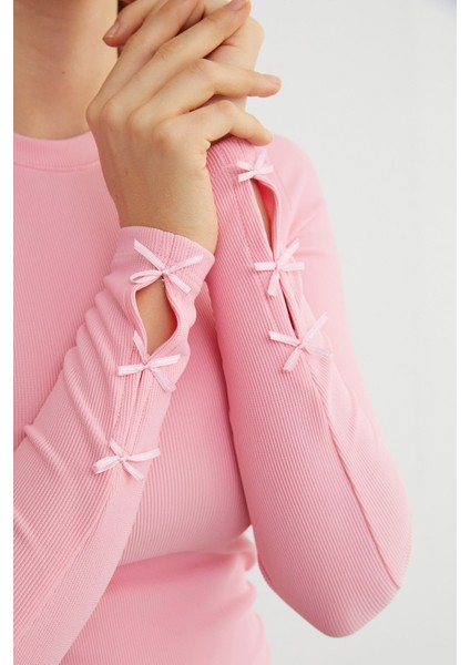 Fitilli Kolları Fiyonk Detaylı Bluz