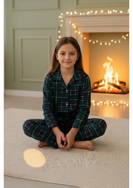 Ekose Desenli Süet Kız Çocuk Pijama Takımı fiyatları