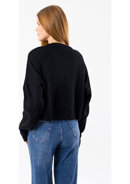 Kadın Bisiklet Yaka Kostümlü Ayıcık Nakışlı Triko Kazak Siyah - 2344