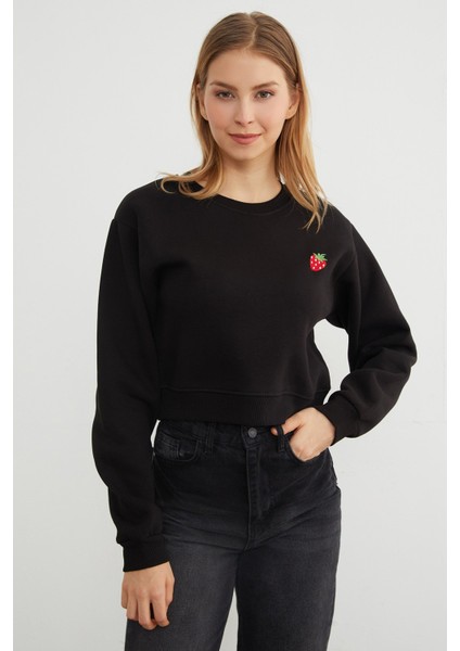 3 Iplik Çilek Nakışlı Crop Sweatshirt