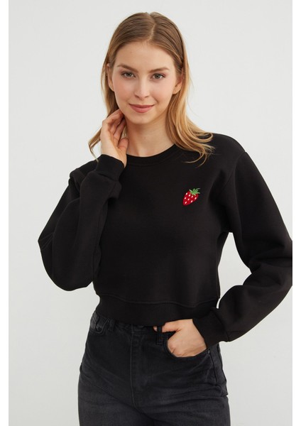 3 Iplik Çilek Nakışlı Crop Sweatshirt fiyatları