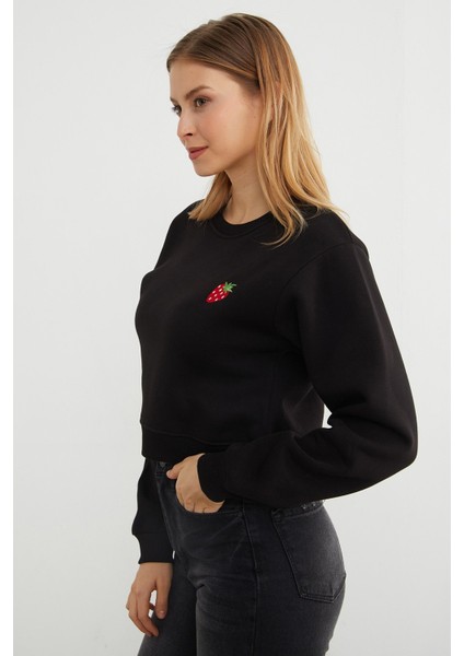 3 Iplik Çilek Nakışlı Crop Sweatshirt fırsatları