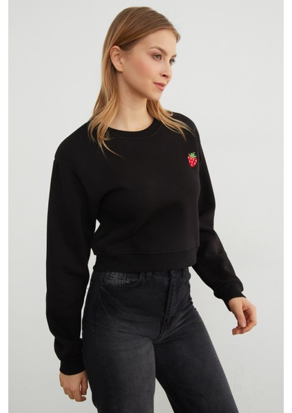 3 Iplik Çilek Nakışlı Crop Sweatshirt