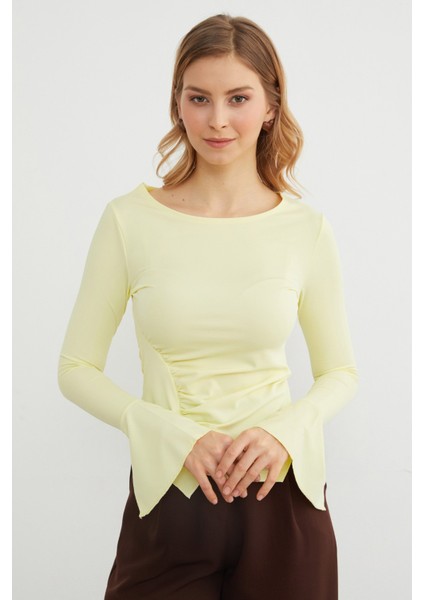 Drapeli Kayık Yaka Kolları Yırtmaç Detaylı Bluz fırsatları