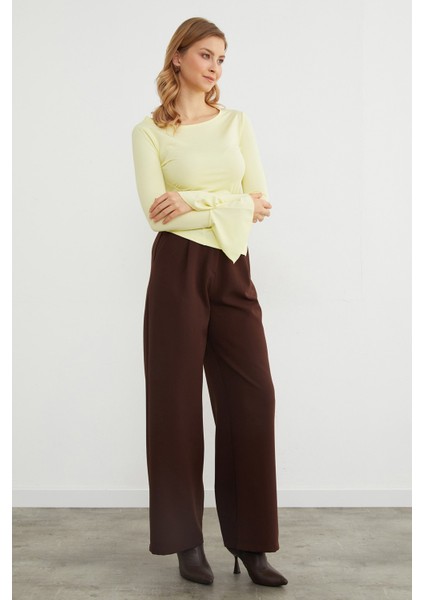 Drapeli Kayık Yaka Kolları Yırtmaç Detaylı Bluz