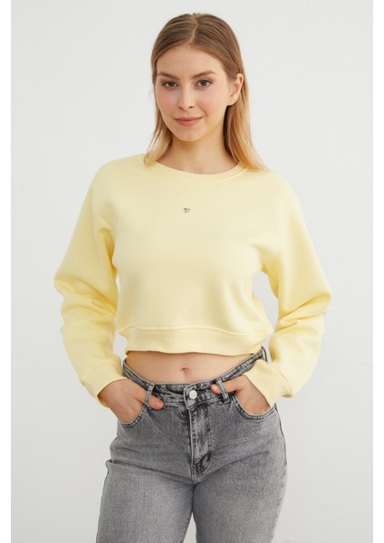 3 Iplik Kalp Aksesuarlı Crop Sweatshirt