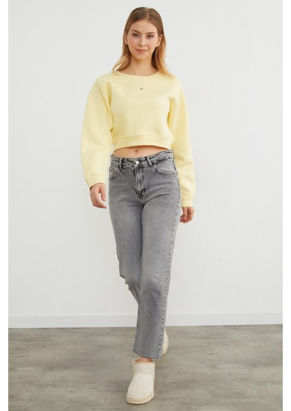 3 Iplik Kalp Aksesuarlı Crop Sweatshirt