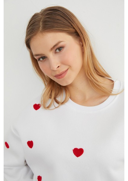 3 Iplik Kalp Nakışlı Oversize Sweatshirt fiyatları
