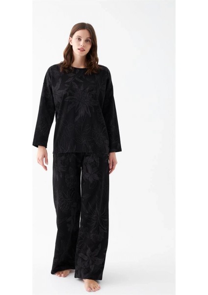 - Kadın Oversize Siyah Çiçek Desenli Pamuklu Kalın Pijama Takımı