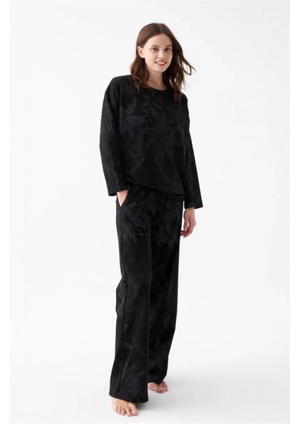 - Kadın Oversize Siyah Çiçek Desenli Pamuklu Kalın Pijama Takımı indirimleri