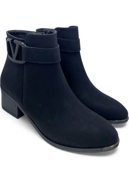 Kadın Siyah Toka Detaylı Yandan Fermuarlı Bot modelleri