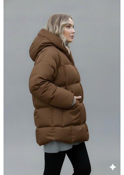 Kadın Kahverengi Kapüşonlu Şişme Mont – Oversize Kışlık Kalın Mont – Soğuk Geçirmez Şişme Mont fiyatları