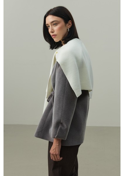 Kare Parçalı Atkı Ekru indirimleri