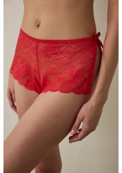 Kırmızı Lace Shorty