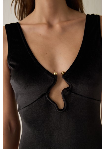 Siyah Deep V Velvet Bodysuit fırsatları