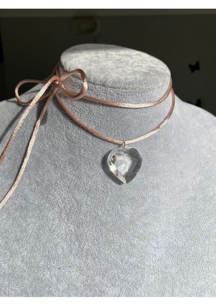 Ipli Bağlamalı Şeffaf Parlak Kalp Kolye fırsatları