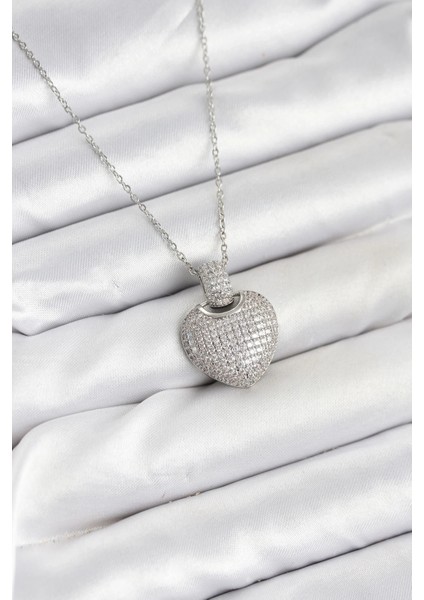 316L Çelik Zincir Gümüş Renk Zirkon Taşlı Kalpli Kadın Kolye