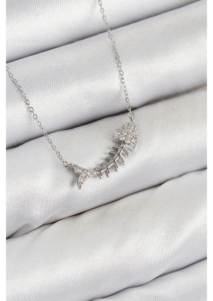 Pirinç Zirkon Taşlı Balık Kılçığı Model Gümüş Renk Kadın Kolye fiyatları