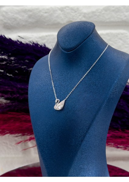 925 Ayar Gümüş Mosanite Taşlı Kuğu Modeli Aşk Temalı Zarif Kadın Kolye modelleri