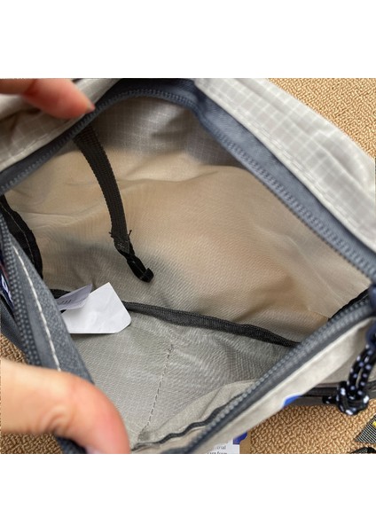 Renk Bloklu Çapraz Askılı Çanta, Modaya Uygun Sokak Stili Omuz Çantası, Unisex Dış Mekan Su Geçirmez Küçük Çanta, Çok Işlevli Cep Telefonu Çantası (Yurt Dışından) fırsatları