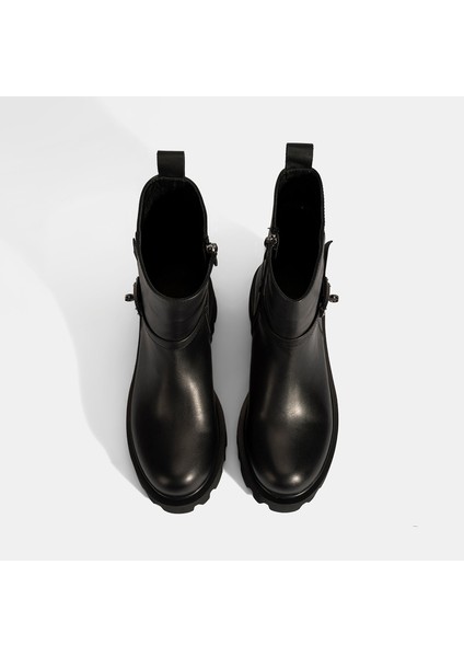 Kadın Siyah Metal Tokalı Kalın Tabanlı Deri Bot