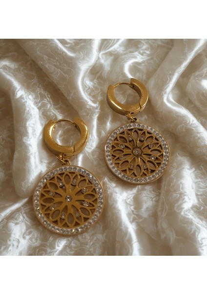 Lüks Figürlü Sallantılı Gösterişli Küpe modelleri