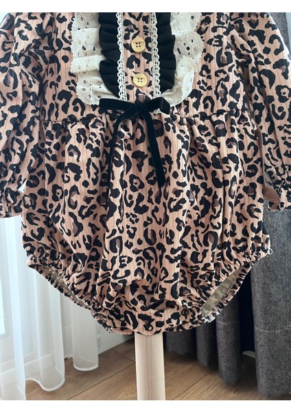 Kız Bebek Kurdeleli Leopar Tulum