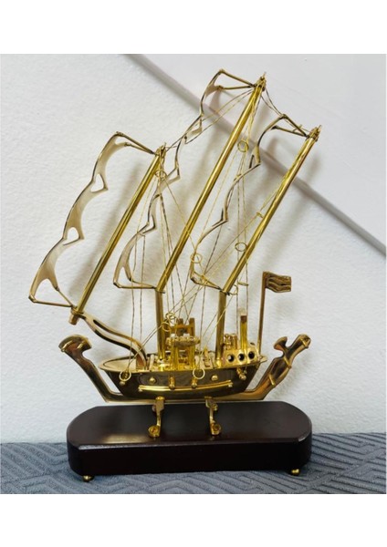 Pirinç Yelkenli Gemi Ahşap Kaideli Ev Ofis Dekorasyon 33CM indirimleri